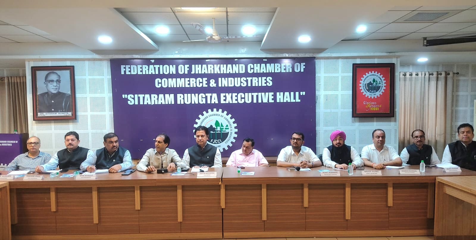Jharkhand Chamber Opposes RMC Eviction Notices to Upper Bazar Traders, Submits Memo to Minister.
