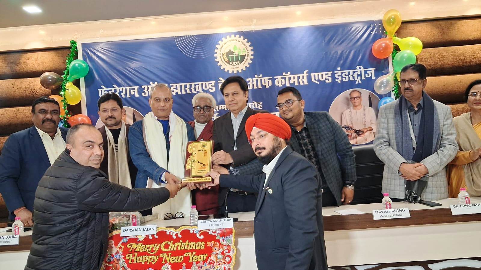 Jharkhand Chamber of Commerce Felicitates Filmfare Awardee Costume designer Darshan Jalan.