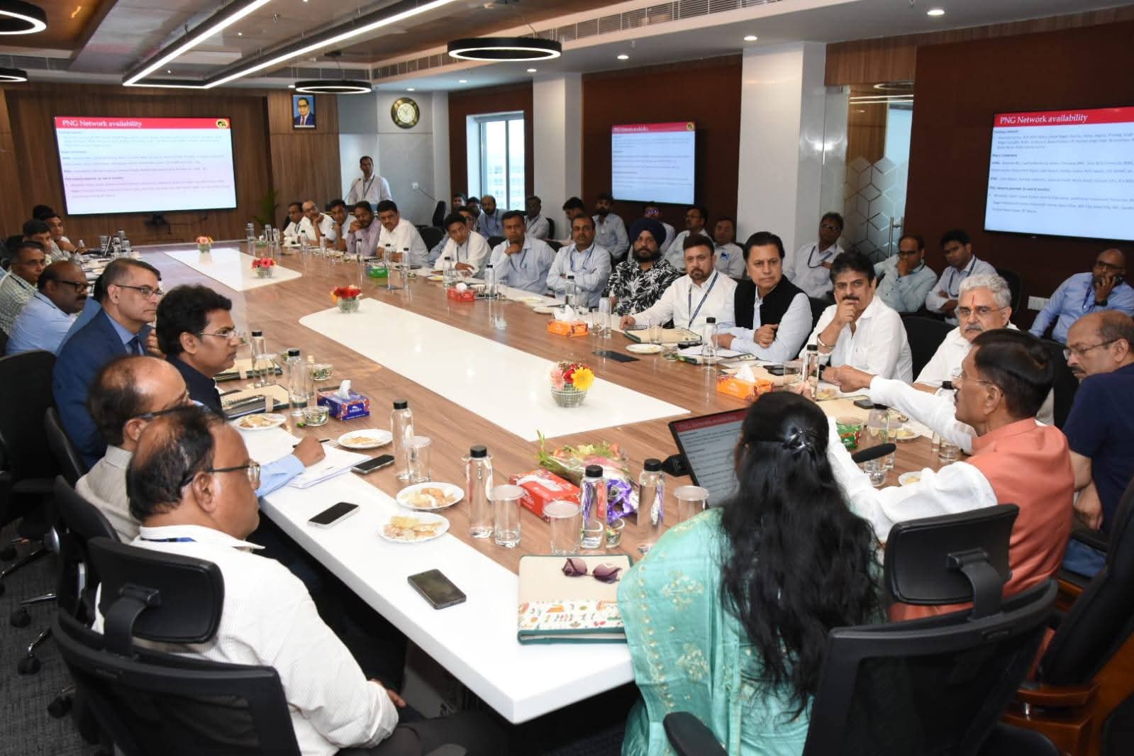 Sanjay Seth, MoS for Defence, Chairs GAIL Review Meet; FJCCI President Present
