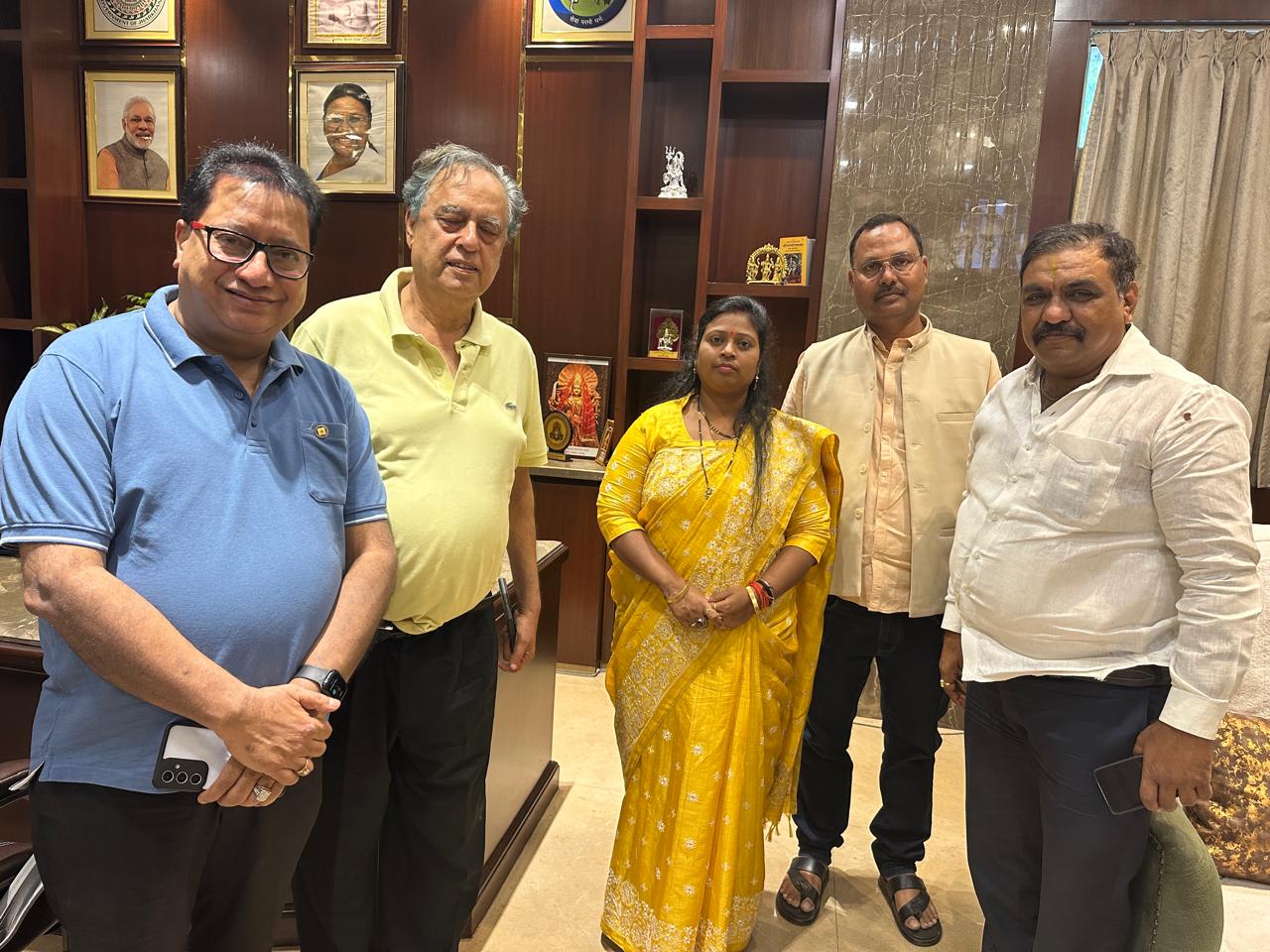 Jharkhand Chamber Moves to Address Civic Bottlenecks in Meeting with Mayor and Deputy Mayor.